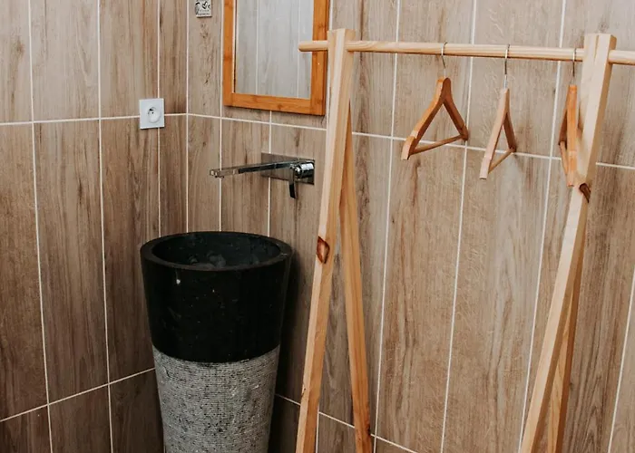 La ô Bois - Billard&baby-foot - Face à La Forêt *